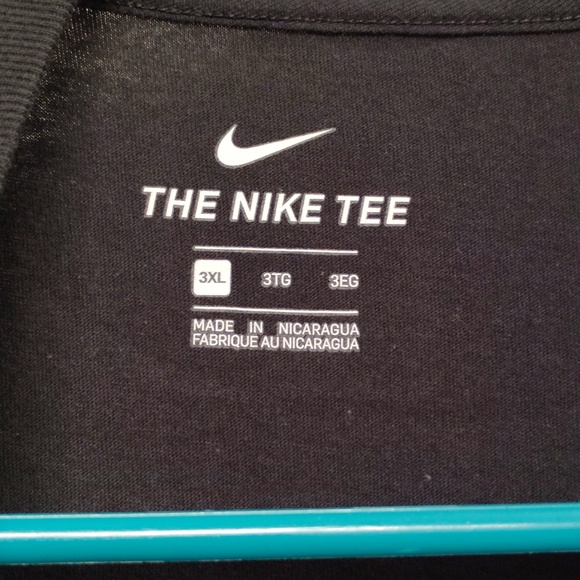 Nike Men's 3 Xlarge Black with White Swoosh - Picture 3 of 4